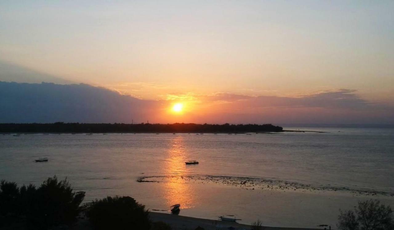Sunset Beach Bungalow Gili Meno Exterior foto