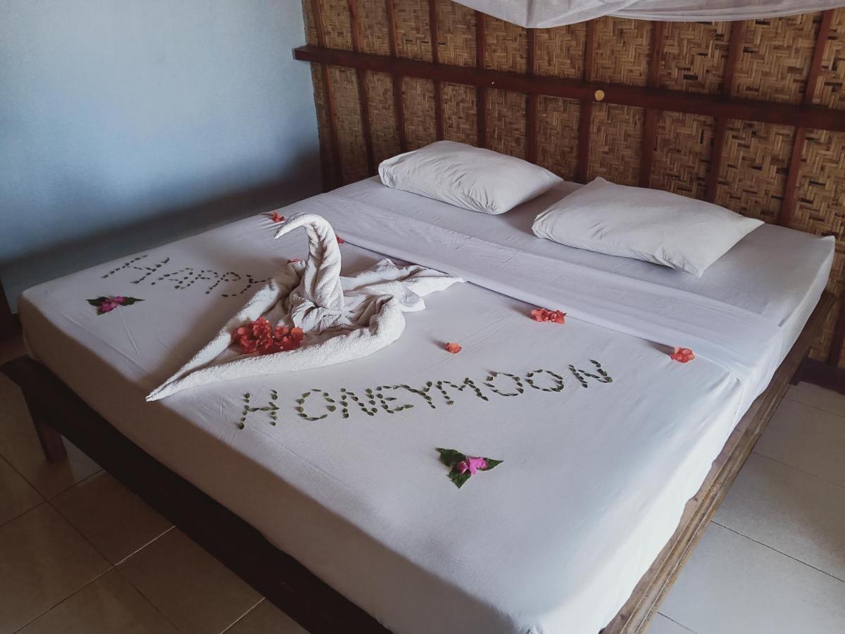 Sunset Beach Bungalow Gili Meno Exterior foto